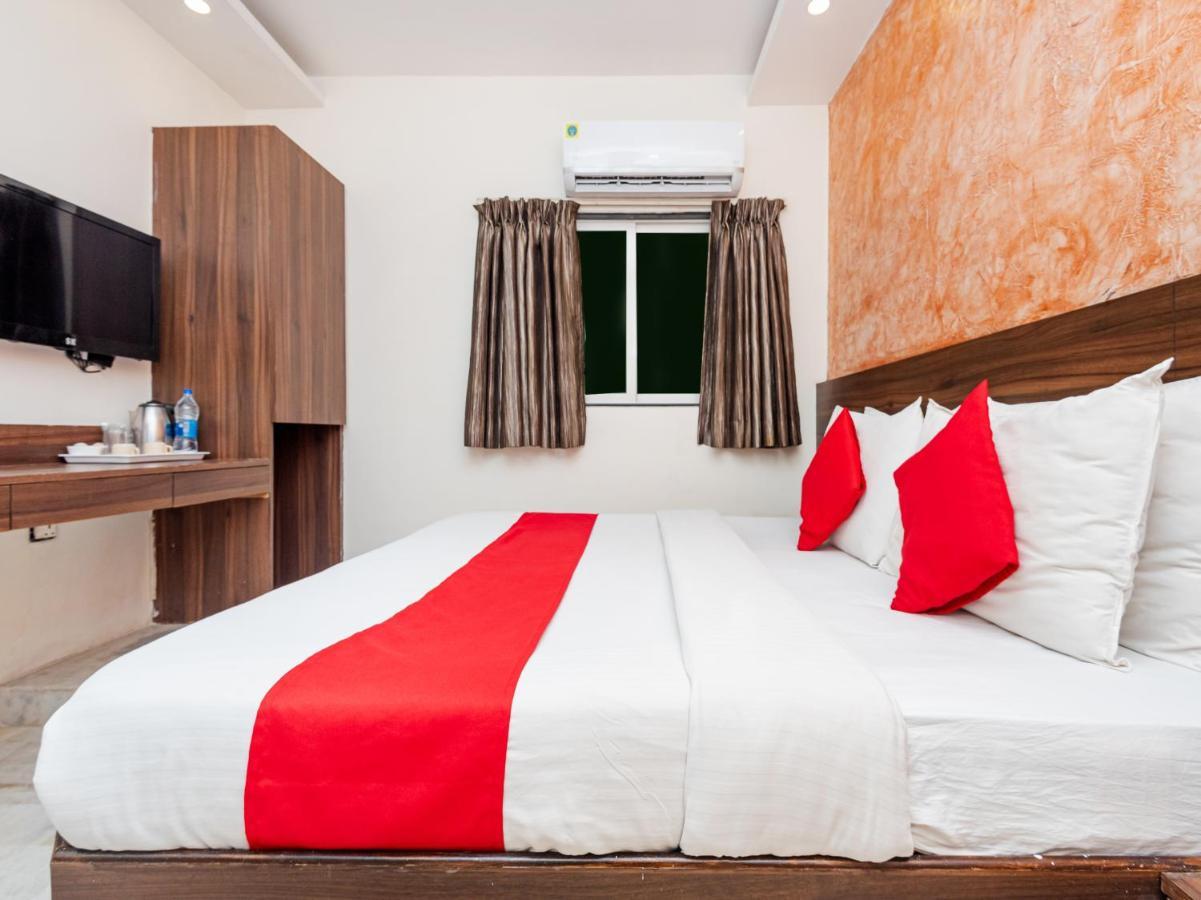 Hotel Balwas Surat Exterior photo