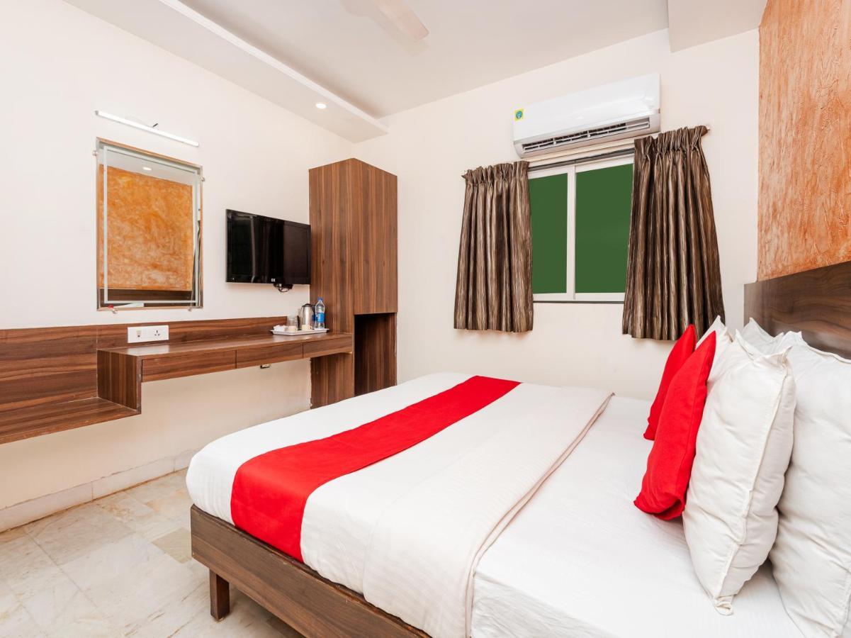 Hotel Balwas Surat Exterior photo