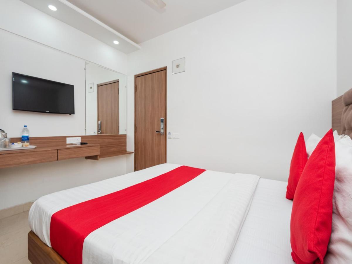 Hotel Balwas Surat Exterior photo