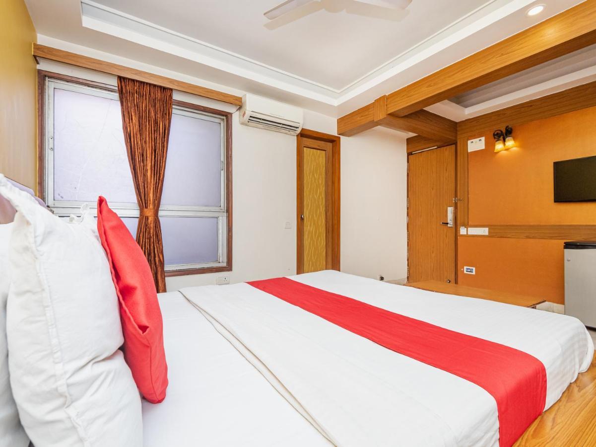 Hotel Balwas Surat Exterior photo