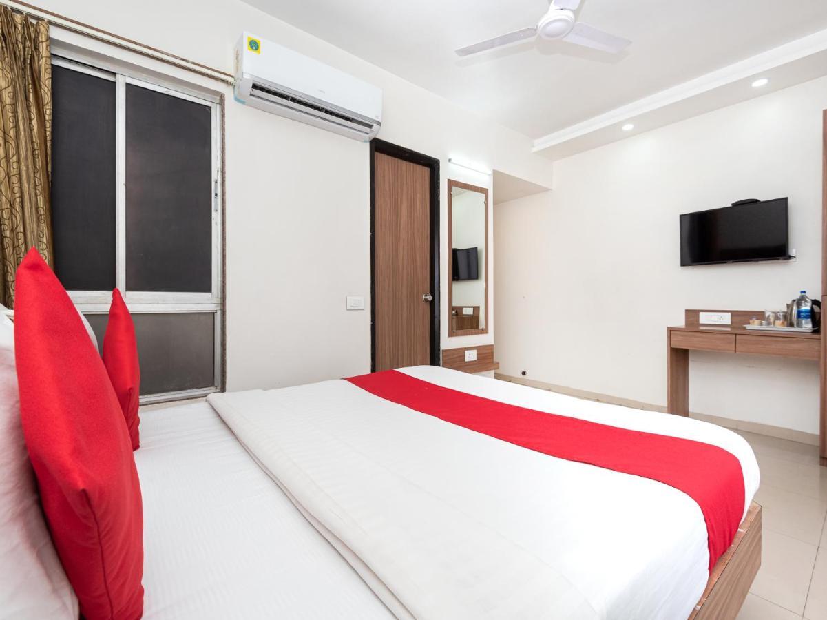 Hotel Balwas Surat Exterior photo
