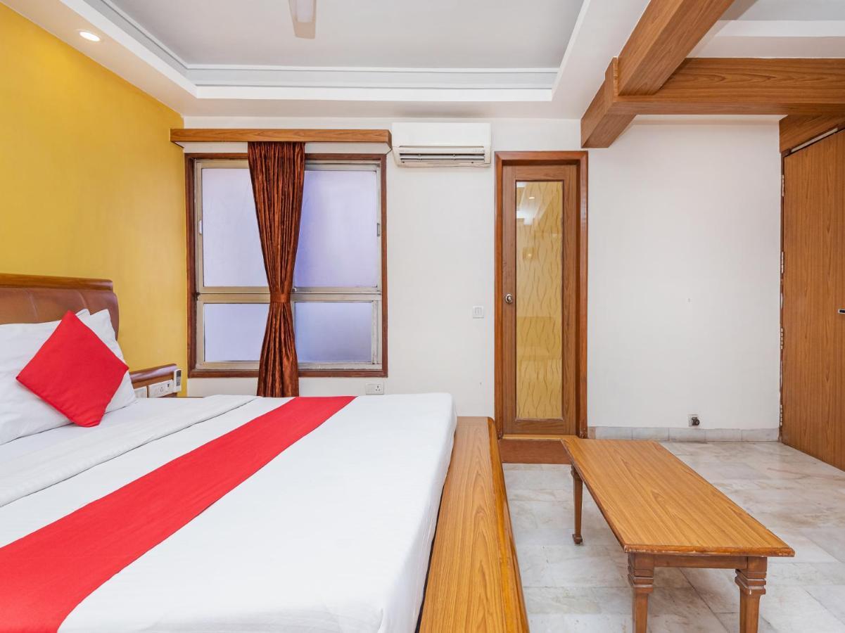 Hotel Balwas Surat Exterior photo