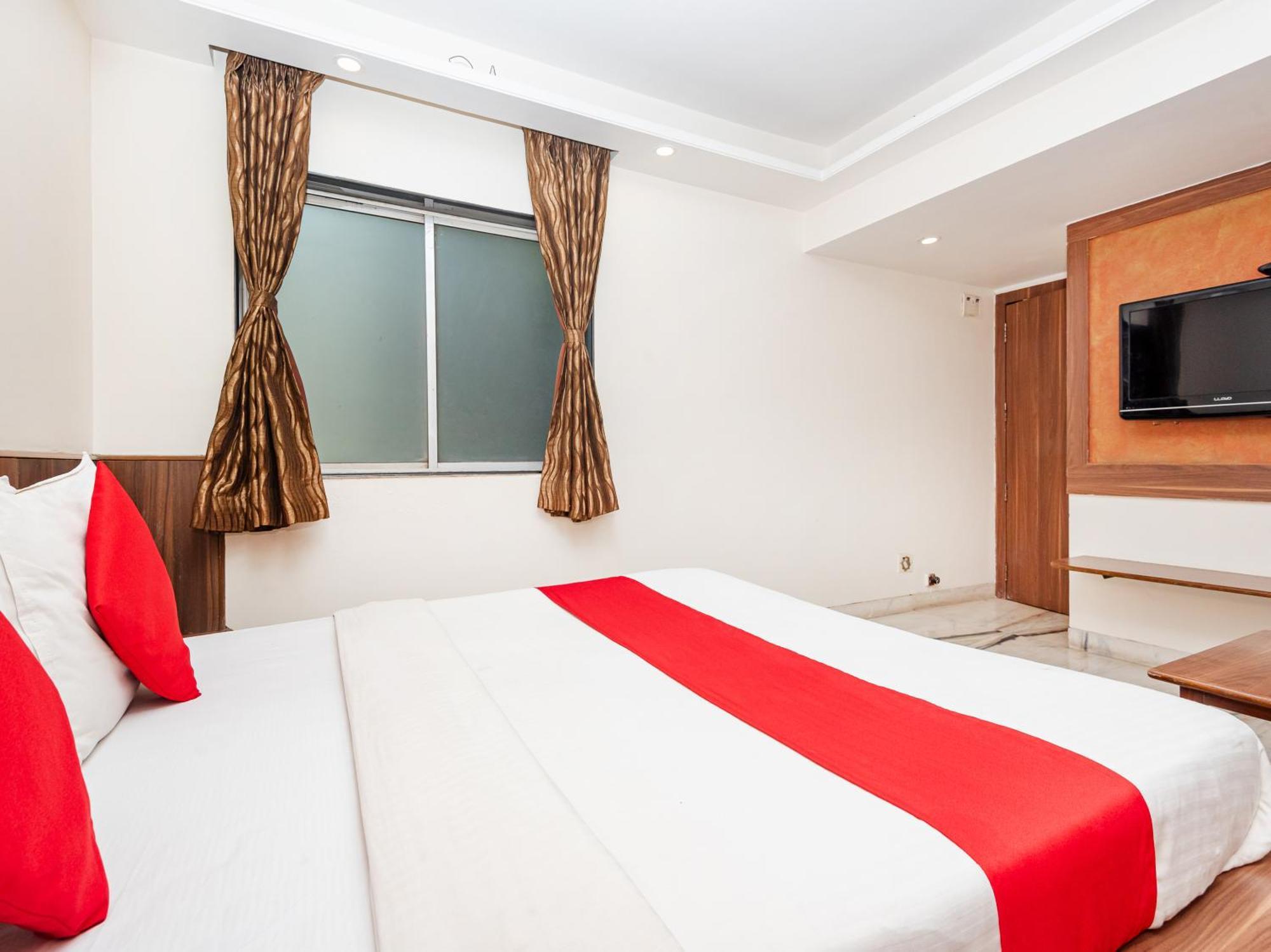 Hotel Balwas Surat Exterior photo