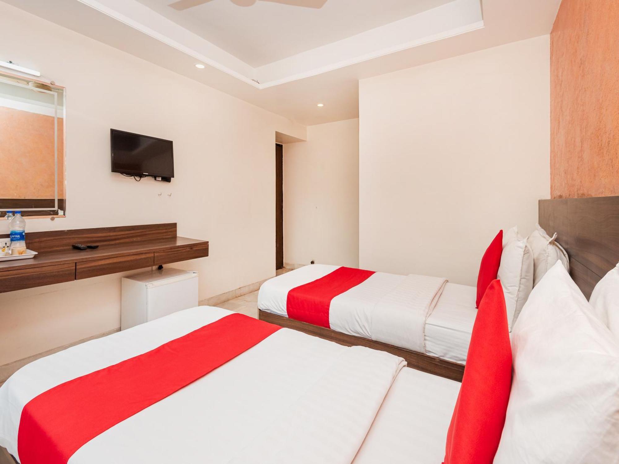 Hotel Balwas Surat Exterior photo