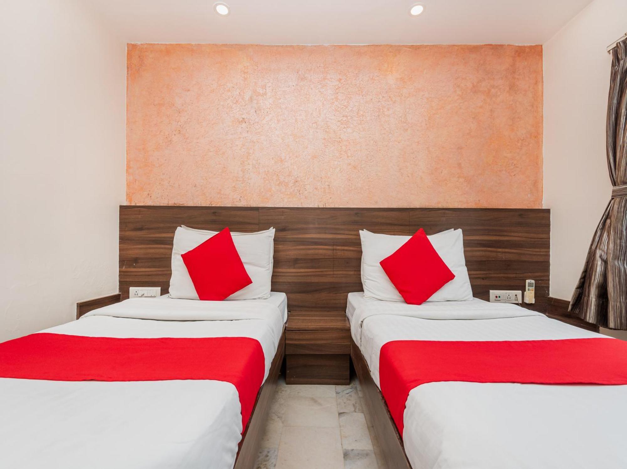 Hotel Balwas Surat Exterior photo