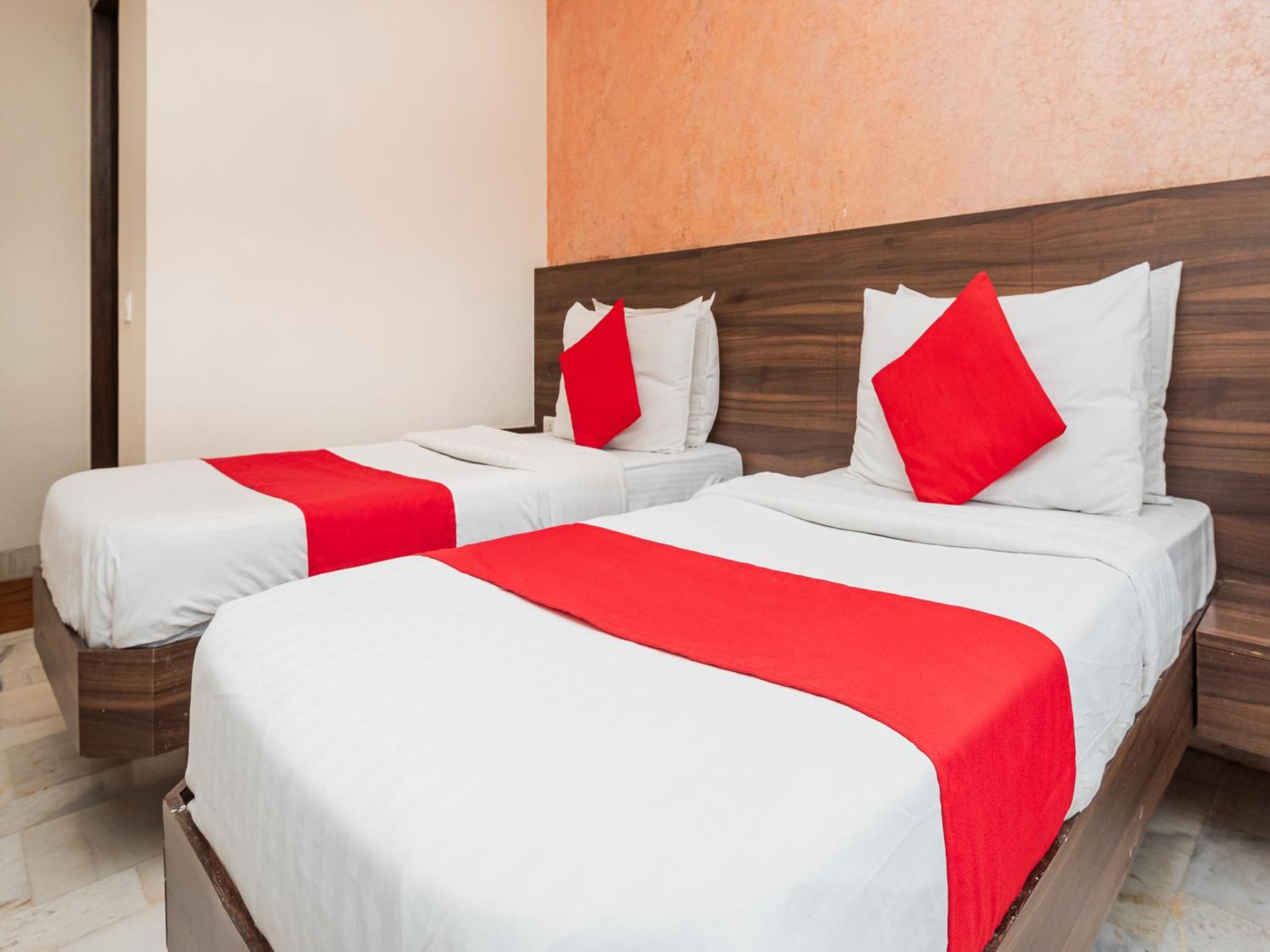 Hotel Balwas Surat Exterior photo